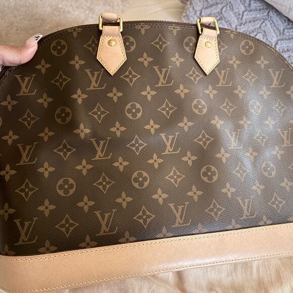 Authentic Louis Vuitton Handbag - Picture 1 of 8